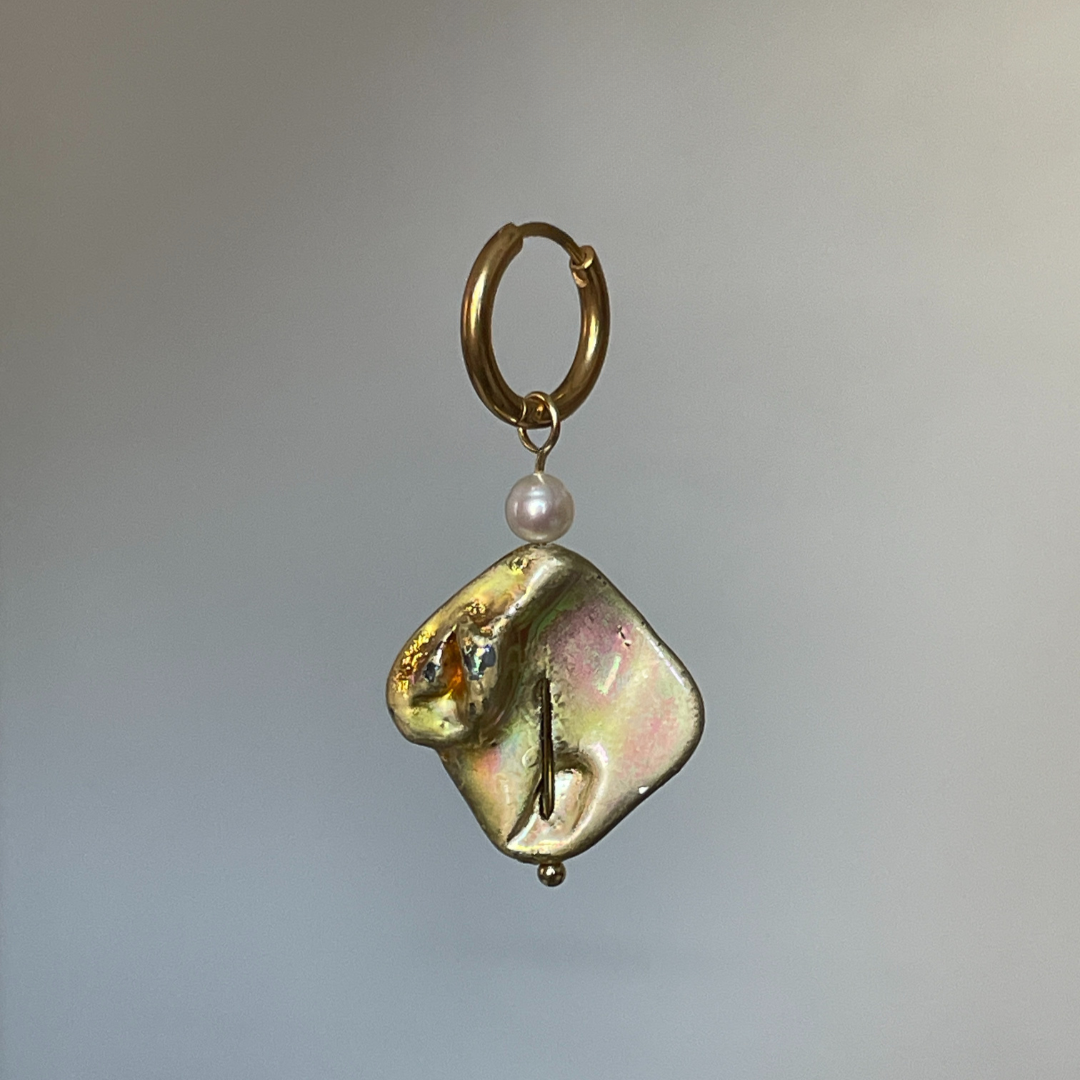 Boucle d'oreille individuelle Single Ladies, perles anciennes et perles d'eau douce, création faite main Bibi Joue