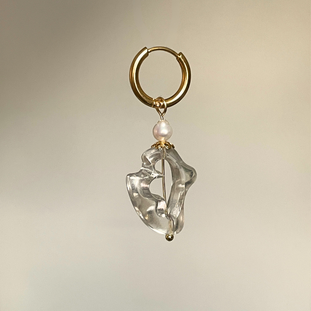 Boucles d'oreilles Single Ladies, boucles individuelles et asymétriques, perle vintage, création faite main Bibi Joue