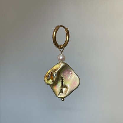 Boucle d'oreille individuelle Single Ladies, perles anciennes et perles d'eau douce, création faite main Bibi Joue