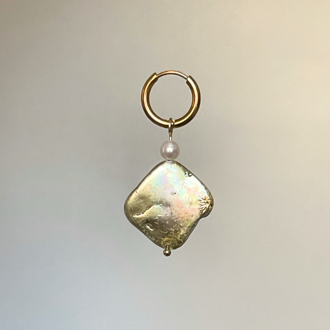 Boucle d'oreille individuelle Single Ladies, perles anciennes et perles d'eau douce, création faite main Bibi Joue