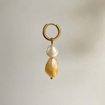 Boucles d'oreilles Single Ladies, boucles individuelles et asymétriques, perles d'eau douce et perles anciennes, création faite main Bibi Joue