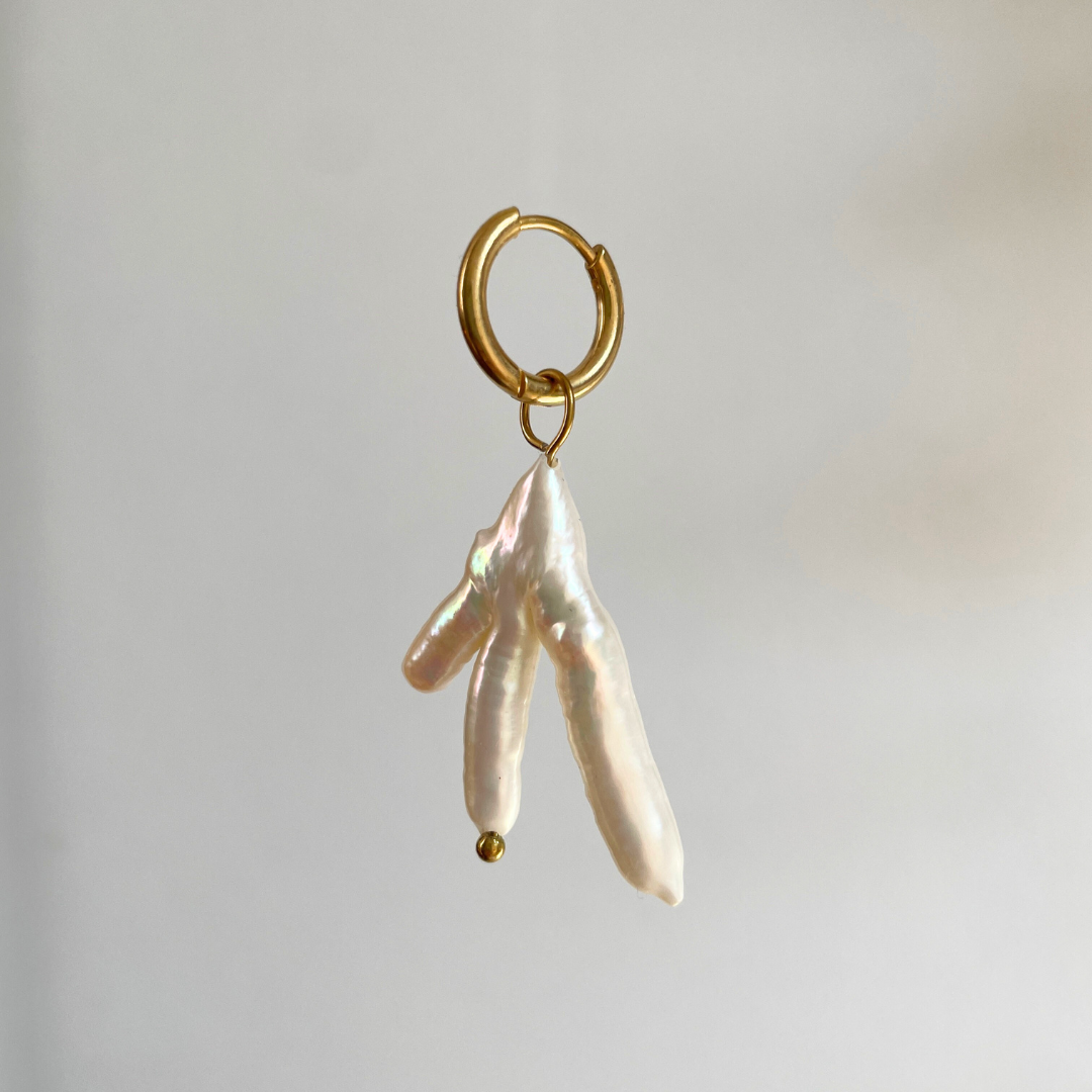 Boucle d'oreille individuelle Single Ladies, perles d'eau douce baroque, création faite main Bibi Joue