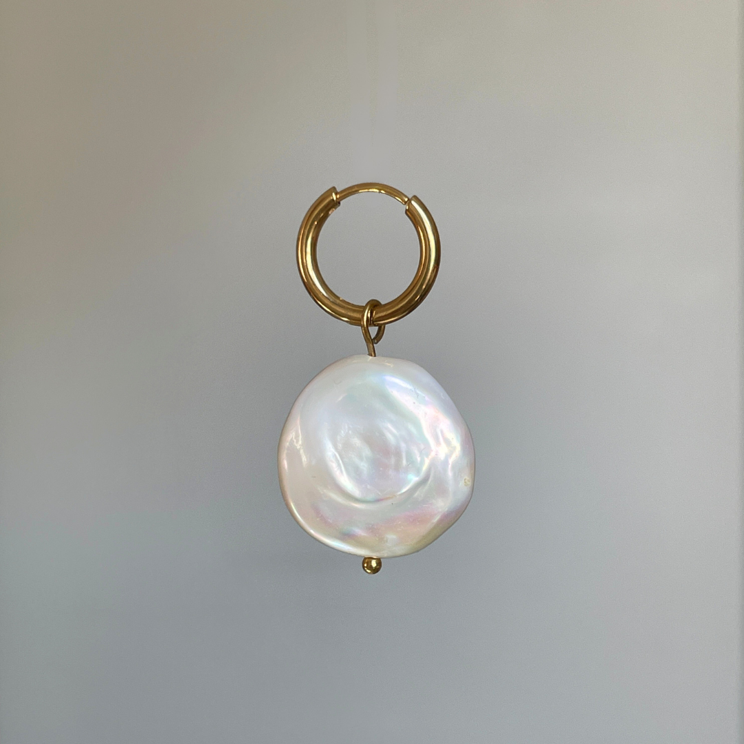 Boucles d'oreilles Single Ladies, boucles individuelles et asymétriques, perle d'eau douce baroque, création faite main Bibi Joue