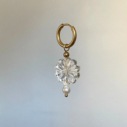 Boucle d'oreille individuelle Single Ladies, perles anciennes et perles d'eau douce, création faite main Bibi Joue