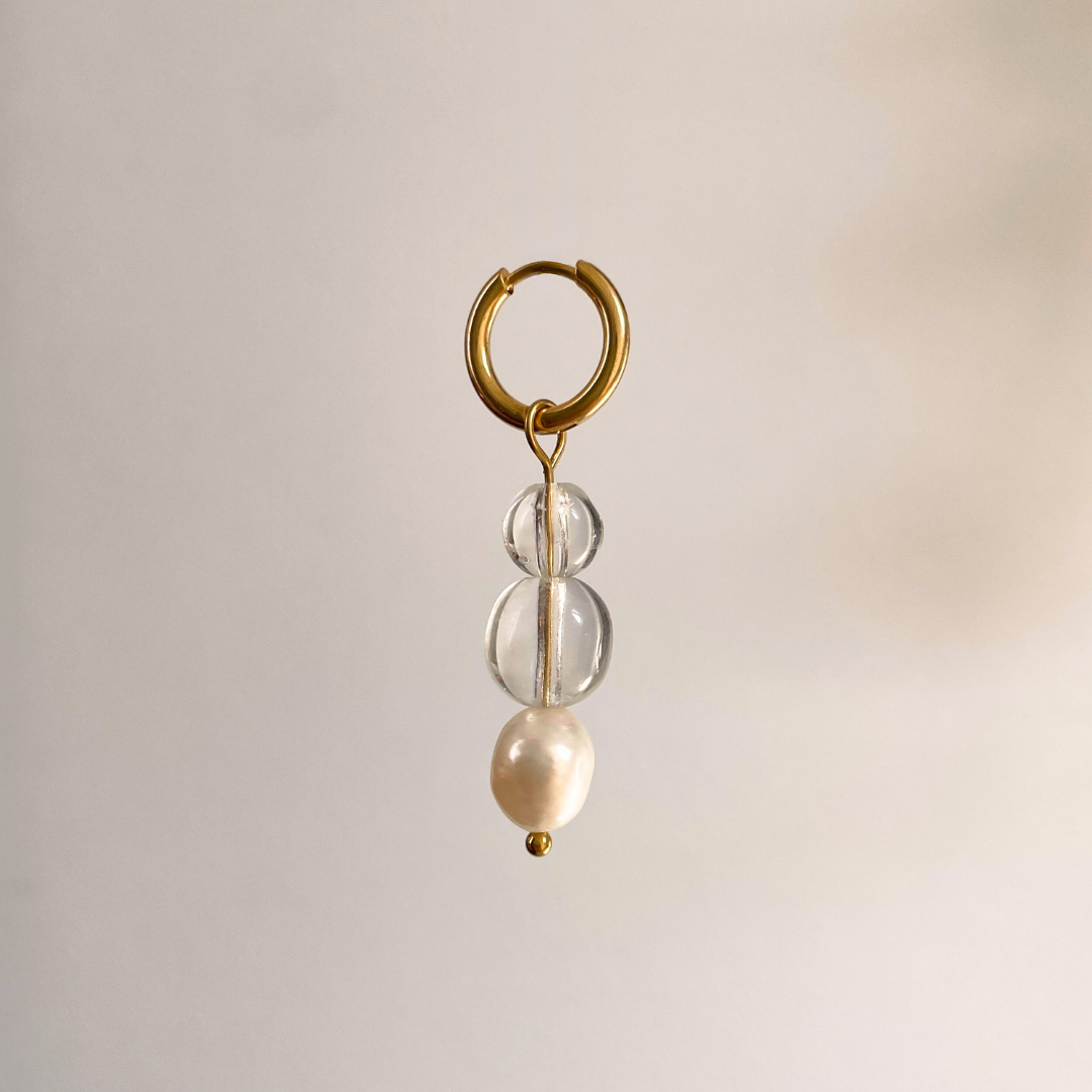 Boucle d'oreille individuelle Single Ladies, perles anciennes et perles d'eau douce, création faite main Bibi Joue