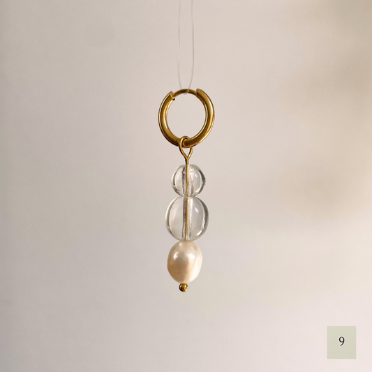 Boucle d'oreille individuelle Single Ladies, perles anciennes et perles d'eau douce, création faite main Bibi Joue
