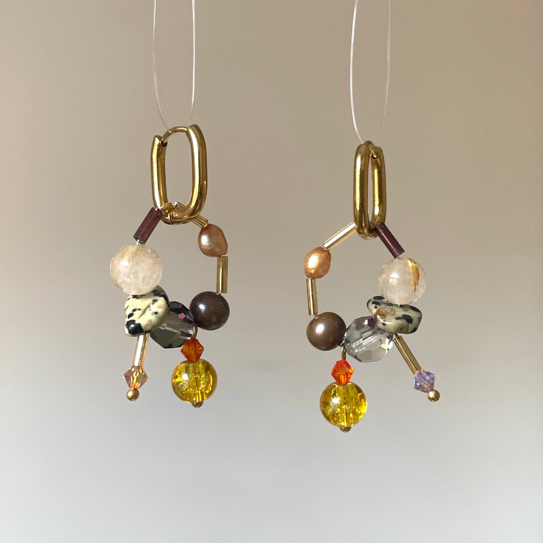 Boucles d’oreilles Healing faites main avec perles baroques et vintage, couleur marron, originales, création Bibi Joue, pièce unique