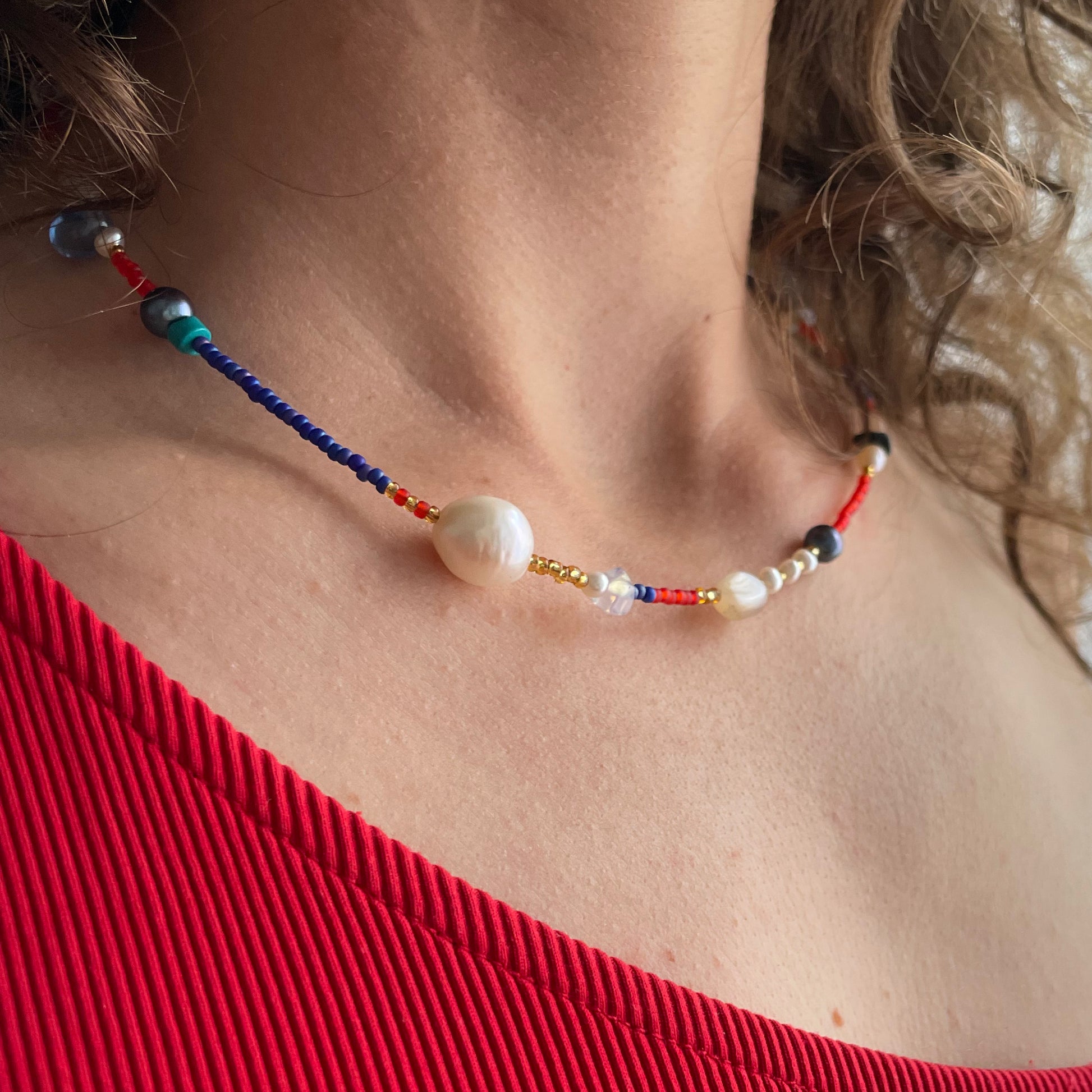Collier de perles et de pierres fines Hot Mess, pièce unique faite main à Paris, perles de culture, Bibi Joue